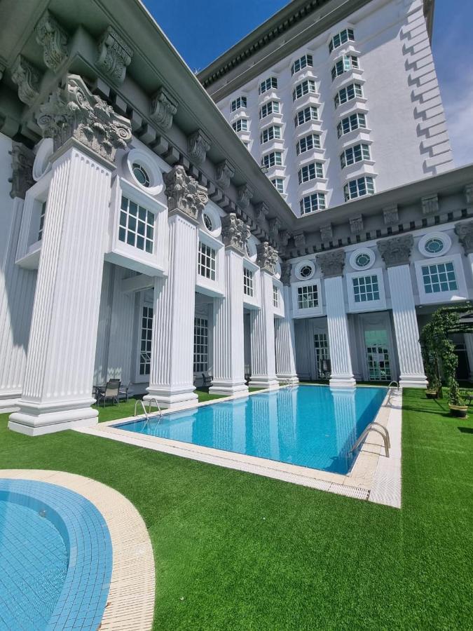 Grand Swiss-Belhotel Melaka - Formerly Lacrista Hotel Melaka מראה חיצוני תמונה